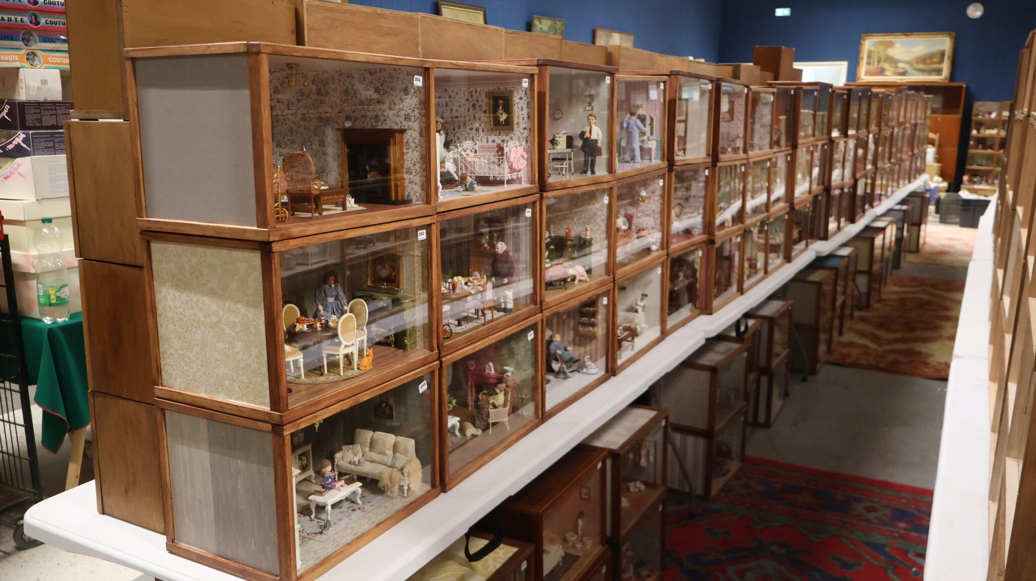 Jouets, bandes dessinées, importante collection de Diorama (530 environ)