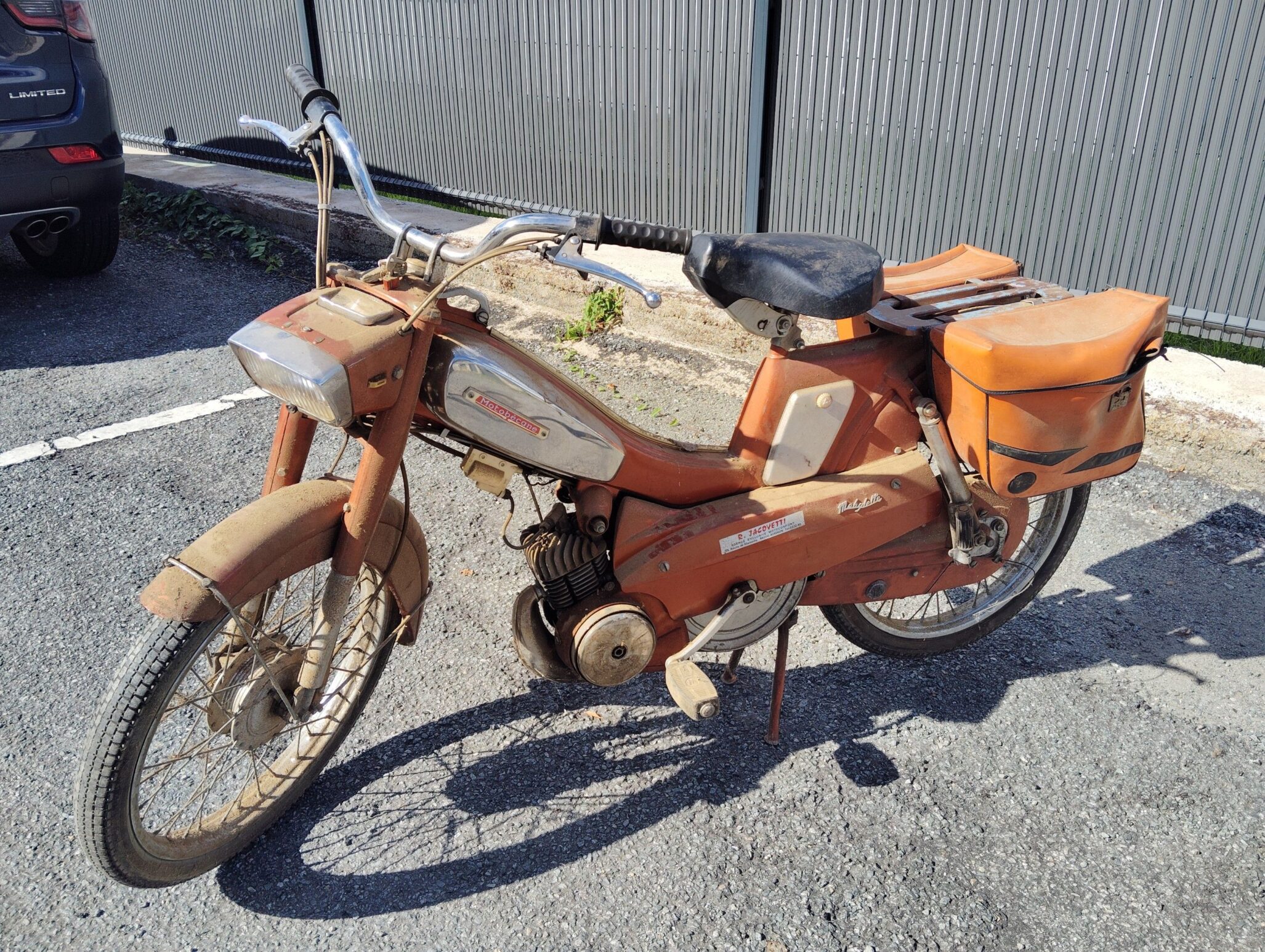 Vente de véhicules de collection, motos de collection, véhicules particuliers divers, véhicules hippomobiles et matériel divers