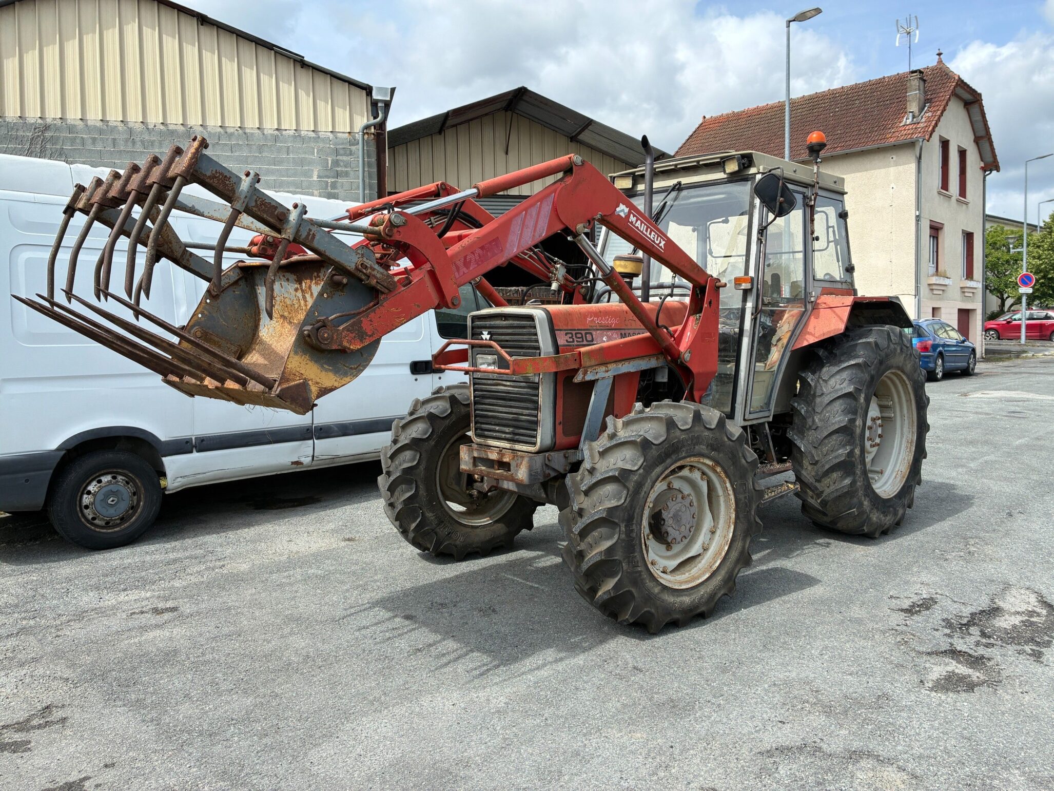 Suite LJ Matériel de chantier, Chariot télescopique JCB. Suite renouvèlement de parc, Matériel de chantier, Matériel de jardin et véhicules. Suite Succession, Véhicules et tracteur