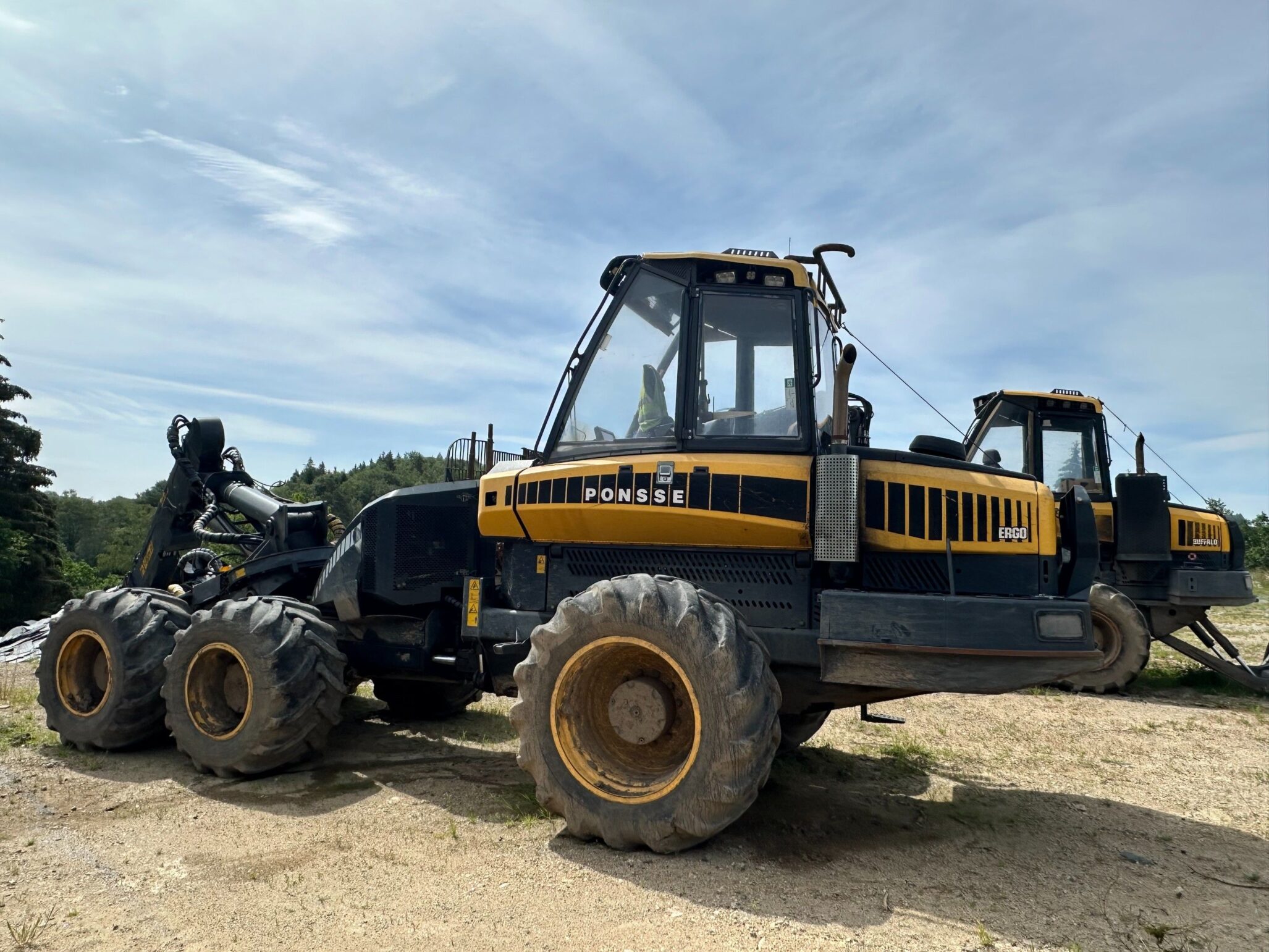 Suite Liquidations judiciaires : engins forestiers, chariots élévateurs, matériel agricole, matériel et unité de fabrication de produits céramique, matériel de garage et véhicules